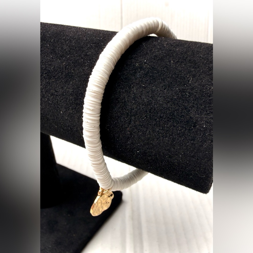 White Heishi Beaded Bracelet Gold Dangle Charm‎ African Vinyl Beads Stretch Boho